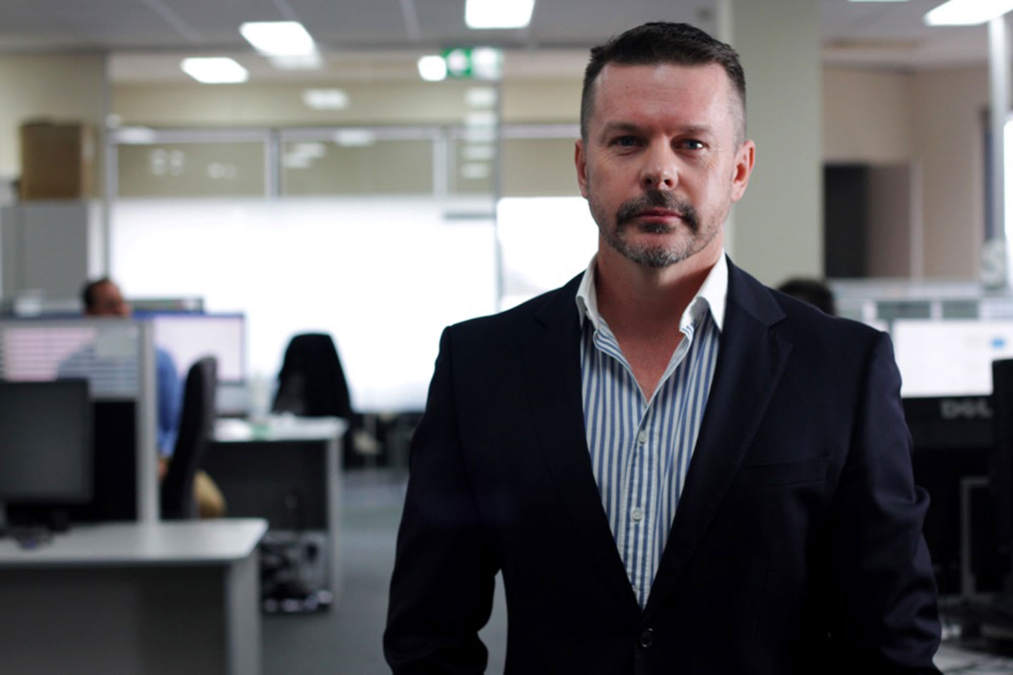 Cirrus locks in UWA contract