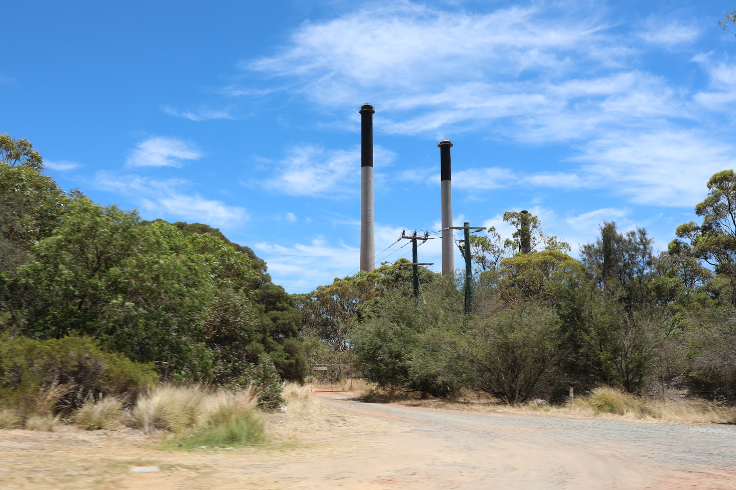 FYI tumbles for second day