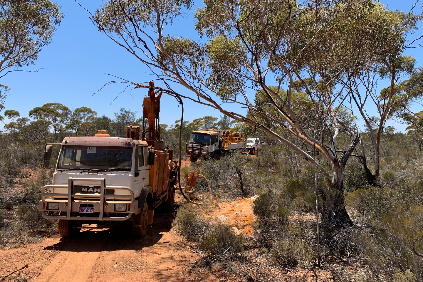 Metal Hawk set to follow up high grade gold-nickel hits