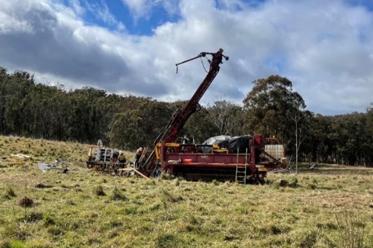 Okapi strikes raft of sulphide zones in NSW gold chase