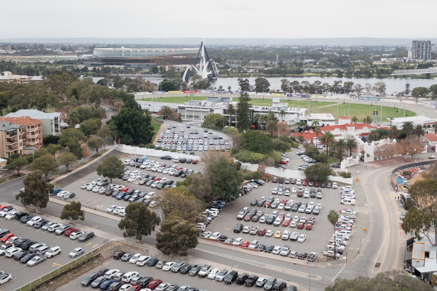 Zempilas lashes state govt on primary school move