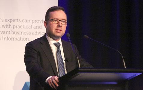 Qantas keeps foreign ownership course