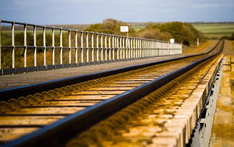 Report calls for rail reopening