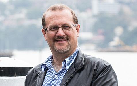 Hackett joins White Star raising