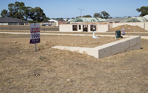 Building approvals bounce back in March