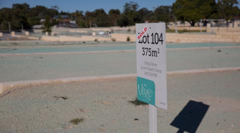 Lot prices hit all-time high despite slumping sales