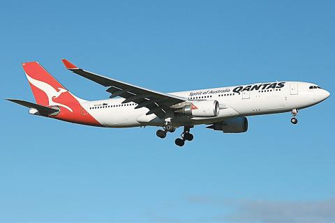 Fresh Qantas buyback after 18% profit lift