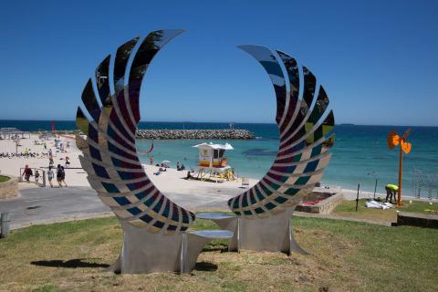 Sculpture by the sea