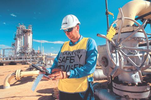 Harbour raises bid for Santos to $US10.9bn