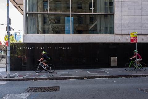 Spending, jobs worries keep RBA on hold