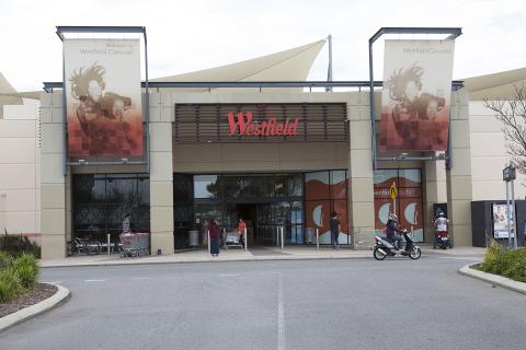 Westfield shareholders approve takeover