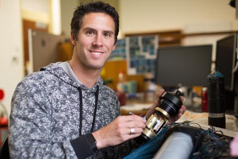 Study highlights complexity of shark-deterrent science