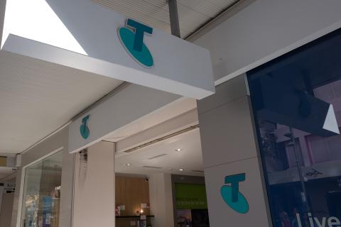 Telstra trims FY earnings guidance on NBN