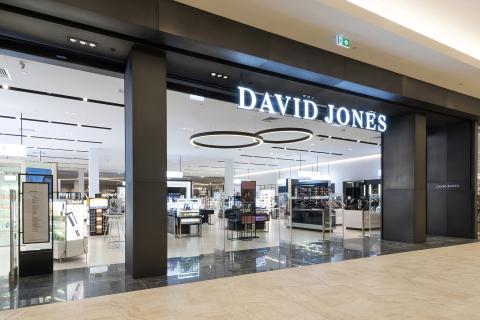 David Jones boss David Thomas quits