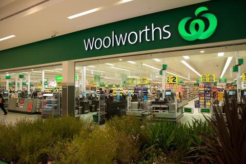 Woolies dips on 'below expectation' profit