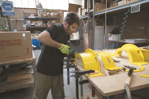 Battlers the key to WA vote