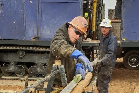 52m of high grade lithium for Hawkstone in US