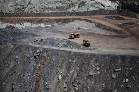 Gold hits record high