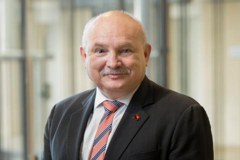 Oil Search Q2 production, revenue dips