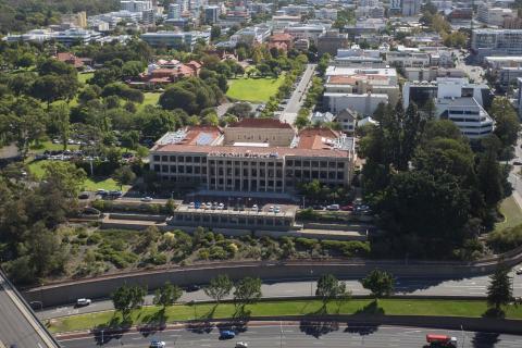 Pay deal approved by public workers