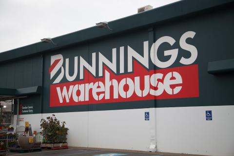 Bunnings' super error 'wage theft': Labor