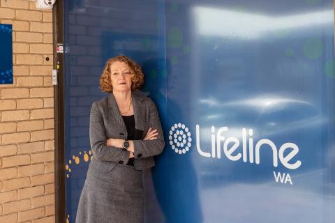 Volunteers offer Lifeline