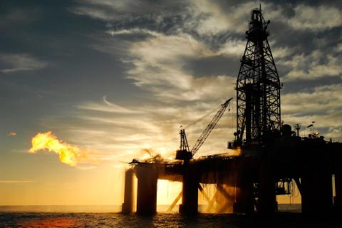 Oil rises after attack on Iranian tanker