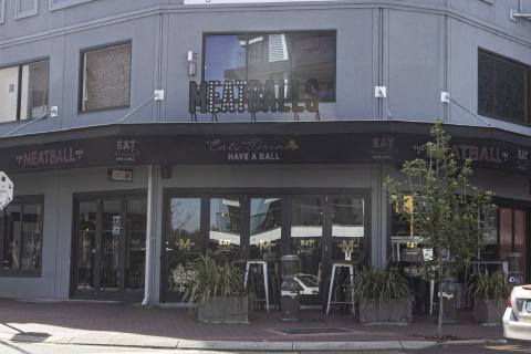 Prominent Perth restaurateur accused of extortion