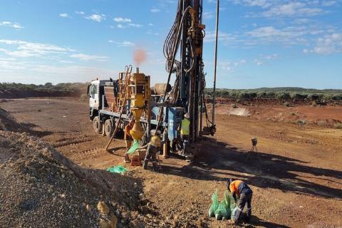 Middle Island kicks off drilling blitz at Sandstone