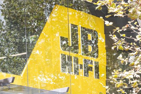 JB Hi-Fi lifts payout on Christmas cheer