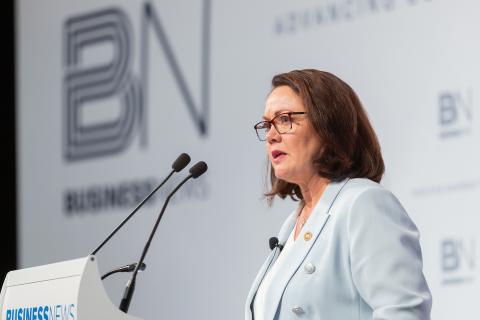 Harvey touts experience in pitch to business