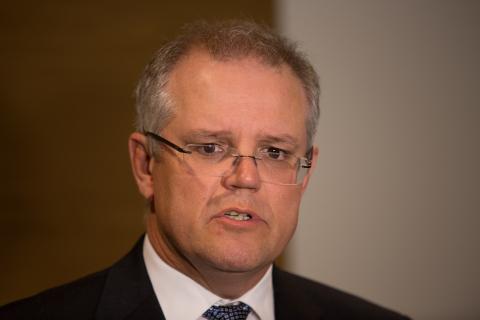 COVID-19 daily wrap: PM tightens indoor gatherings