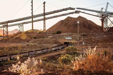 Veris wins $4.3m in contracts