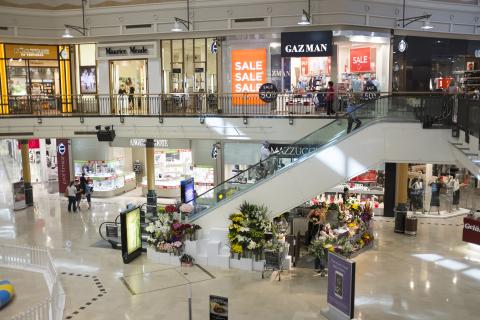 Retail virus deal to reopen shop doors