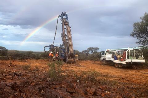 Middle Island ups the ante at Sandstone after drilling success