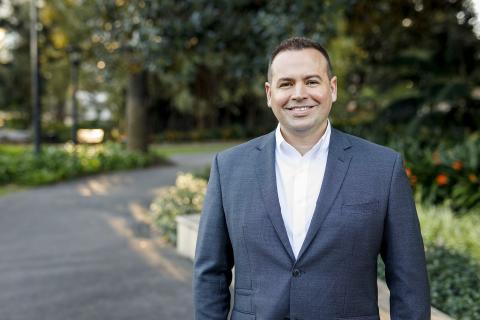McCulloch joins Perth mayor race