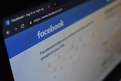 Facebook threatens to pull Australian news