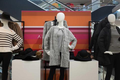 Consumer confidence returns as economy reopens