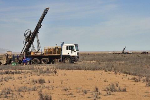 Deep Yellow chases Rossing repeat at Barking Gecko