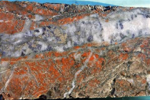 Indiana dives into Lake Labyrinth gold drilling