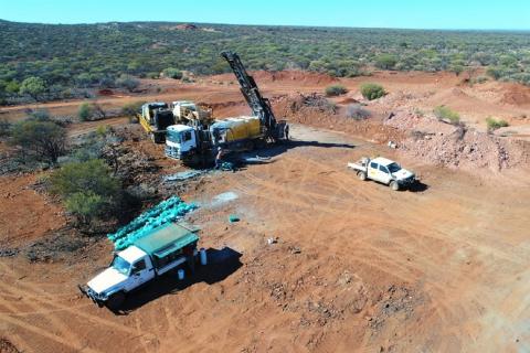 Emu flies into WA gold drilling