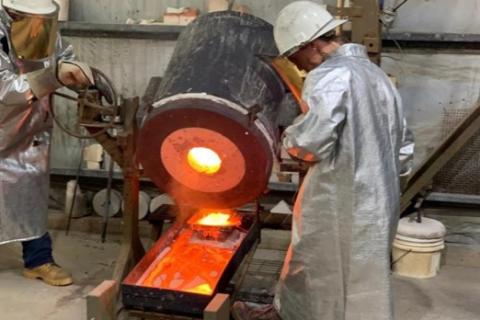 Kaiser Reef relists after pouring first gold