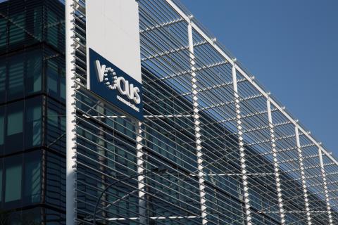 Macquarie lodges takeover bid for Vocus