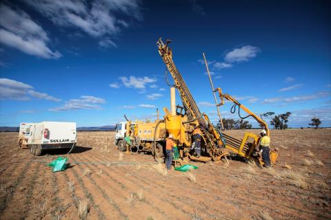 Impact cranks up drill rig at Apsley porphyry target