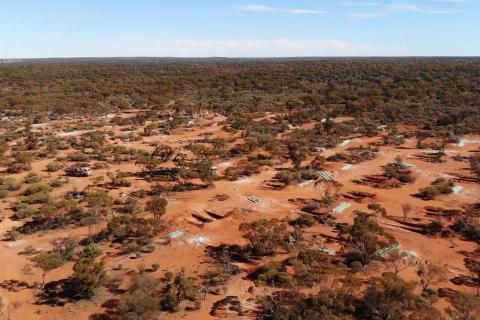 Apollo makes $20m gold sale