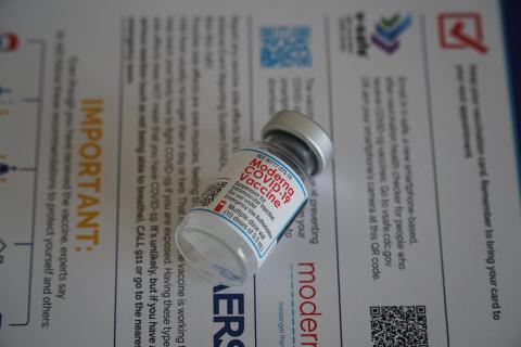 Australia seals deal for Moderna vaccines