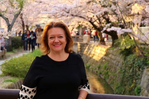 Rinehart launches book