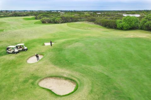 Clublinks wins golf course contract