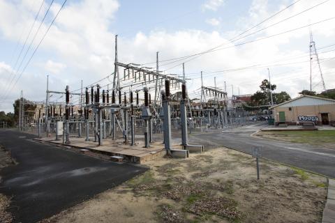 Negotiation call as power strike escalates