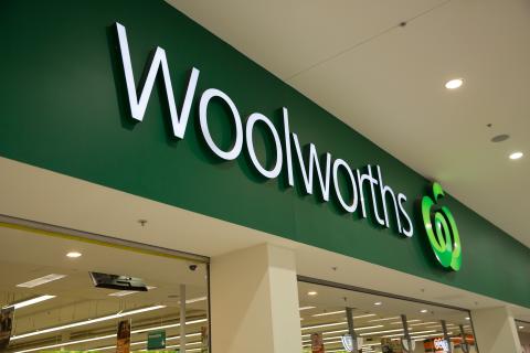 Woolworths boss baulks at mandatory jabs